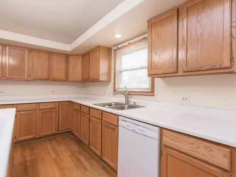 Kitchen - 1415 Stonegate Rd, Algonquin, IL 60102 photo 2 of 6