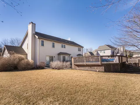 Exterior - 1415 Stonegate Rd, Algonquin, IL 60102 photo 8 of 9