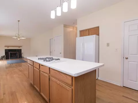 Kitchen - 1415 Stonegate Rd, Algonquin, IL 60102 photo 4 of 6