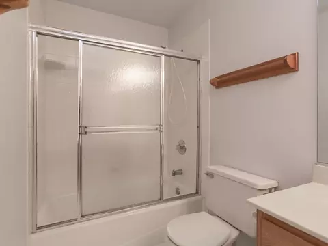 Bath - 1415 Stonegate Rd, Algonquin, IL 60102 photo 9 of 9