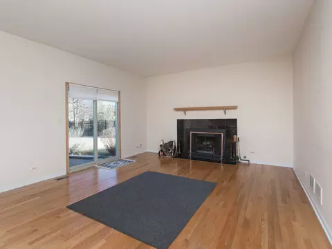 Living - 1415 Stonegate Rd, Algonquin, IL 60102 photo 4 of 7