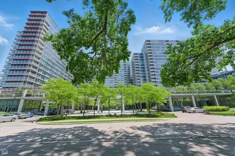 9715 Woods Dr #805, Skokie, IL 60077
