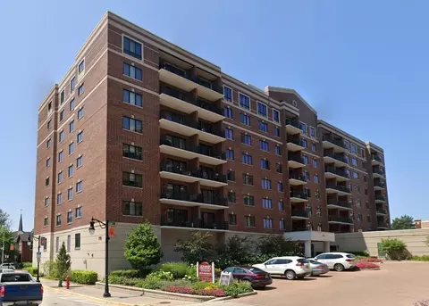 770 Pearson St #302, Des Plaines, IL 60016