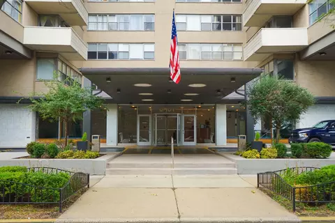 6301 N Sheridan Rd #6D, Chicago, IL 60660