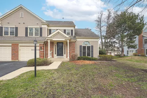 1952 N Charter Point Dr #1952, Arlington Heights, IL 60004