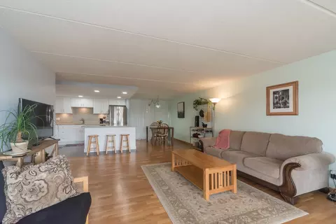 6440 W Devon Ave #101, Chicago, IL 60631 photo 6