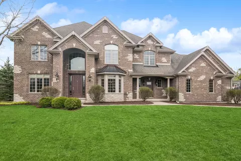 954 Lorie Ln, Lake Zurich, IL 60047