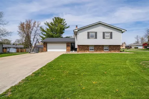 1704 Braden Dr, Normal, IL 61761