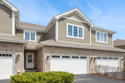 14257 Lacey Dr, Lemont, IL 60439
