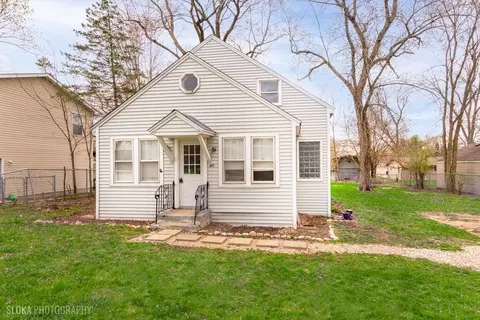 7219 Hiawatha Dr, Wonder Lake, IL 60097