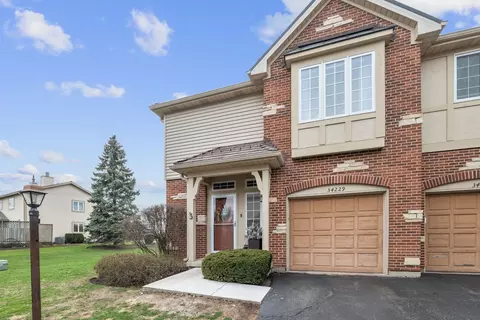 34229 N Homestead Rd, Gurnee, IL 60031
