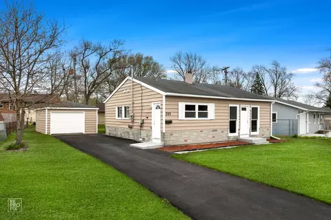 205 E Streamwood Blvd, Streamwood, IL 60107