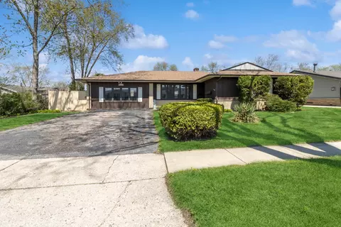 210 Walnut Ln, Elk Grove Village, IL 60007