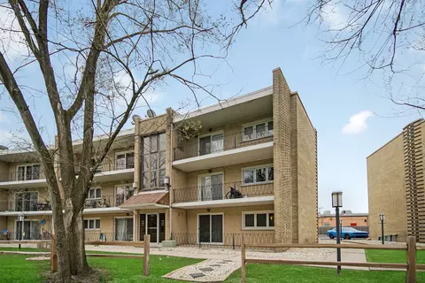 9514 S 86th Ave #106, Hickory Hills, IL 60457