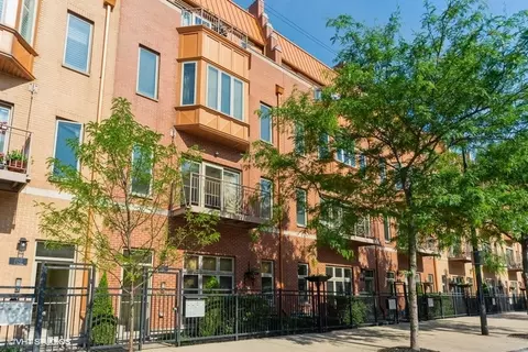 1917 S State St #3, Chicago, IL 60616