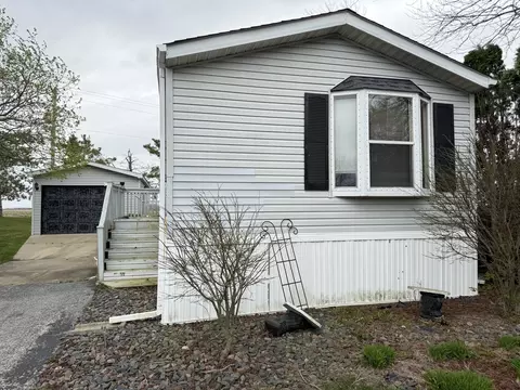 33 Partridge Ln, Beecher, IL 60401