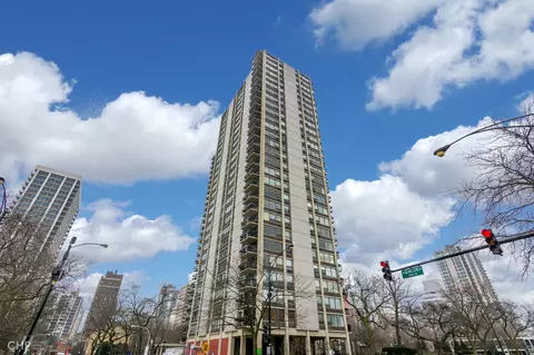 1360 N Sandburg Ter #807CV, Chicago, IL 60610