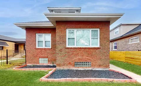 7917 S Oglesby Ave, Chicago, IL 60617