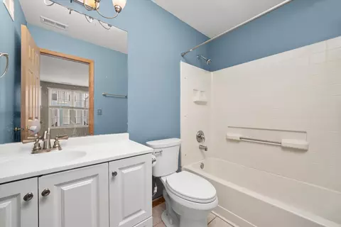 Bath - 873 Symphony Dr, Aurora, IL 60504 photo 2 of 2