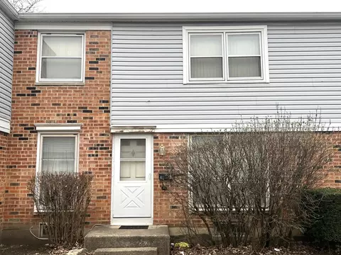 4092 Quincy Ct, Streamwood, IL 60107