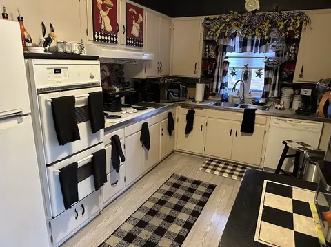 Kitchen - 114 Mallery Ave, Elgin, IL 60123 photo 2 of 2