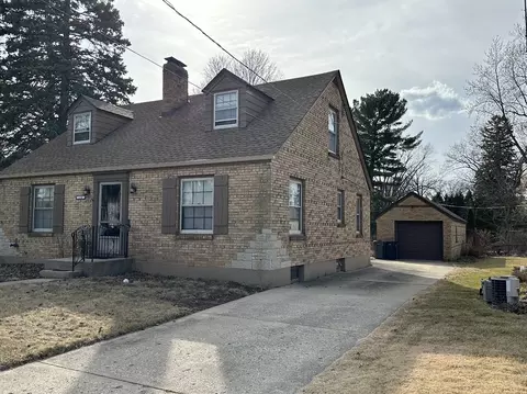 Exterior - 114 Mallery Ave, Elgin, IL 60123 photo 3 of 6