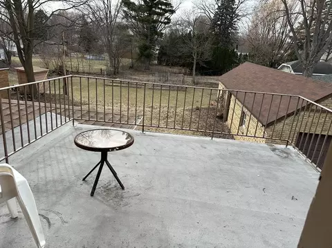 Exterior - 114 Mallery Ave, Elgin, IL 60123 photo 6 of 6