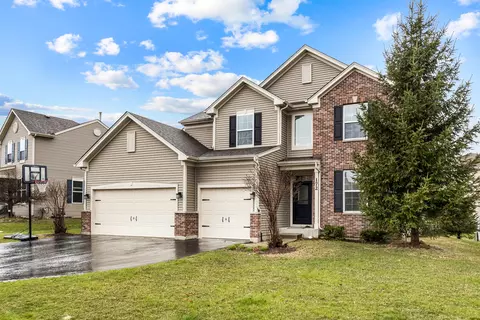 172 Ashton Ln, Crystal Lake, IL 60014