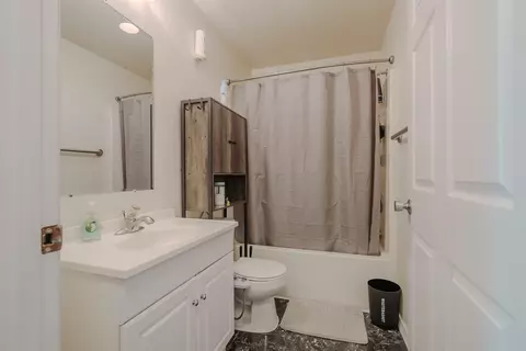 Bath - 419 W Vernon Ave, Normal, IL 61761 photo 1 of 2