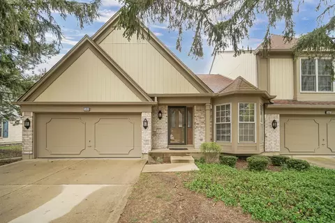 560 Cherbourg Ct, Buffalo Grove, IL 60089