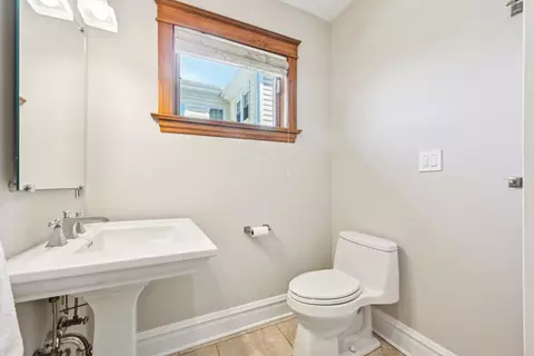 Bath - 316 Franklin Ave, River Forest, IL 60305 photo 1 of 9