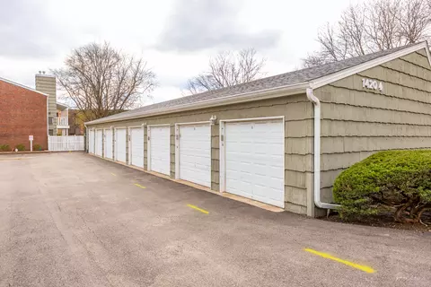 1420 Stonebridge Trl #2-2, Wheaton, IL 60189 photo 22