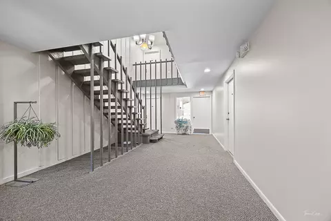 1420 Stonebridge Trl #2-2, Wheaton, IL 60189 photo 3