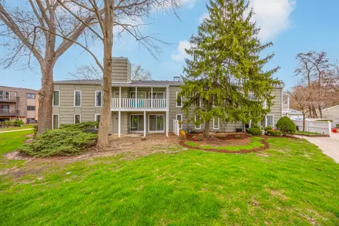 1420 Stonebridge Trl #2-2, Wheaton, IL 60189 photo 2