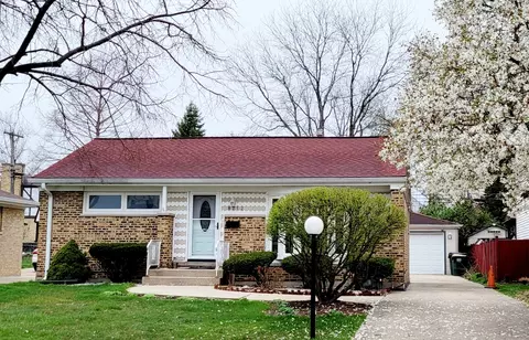 8212 N Ozanam Ave, Niles, IL 60714