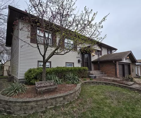 Exterior - 2075 Greenfield Rd, Hoffman Estates, IL 60169 photo 2 of 5