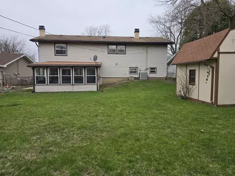 Exterior - 2075 Greenfield Rd, Hoffman Estates, IL 60169 photo 5 of 5