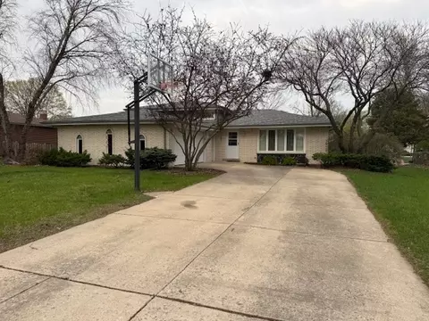 7709 Florence Ave, Darien, IL 60561