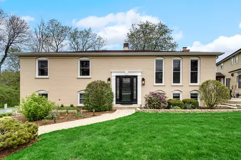 1214 Laurel Ct, Downers Grove, IL 60515