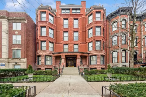 1510 N Dearborn Pkwy #303, Chicago, IL 60610