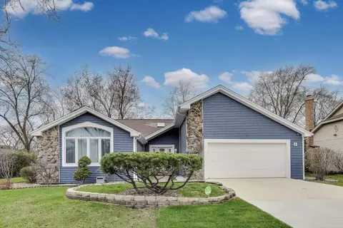 1344 Southwind Dr, Northbrook, IL 60062