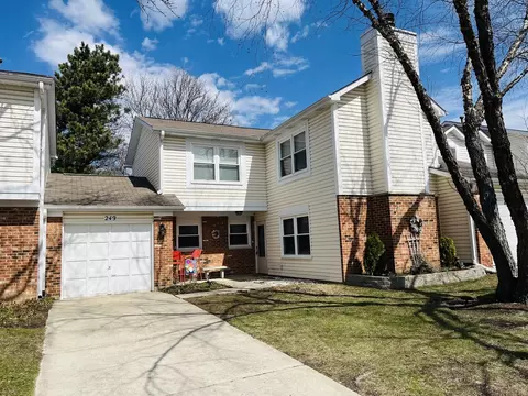 249 Tamarack Dr, Bloomingdale, IL 60108