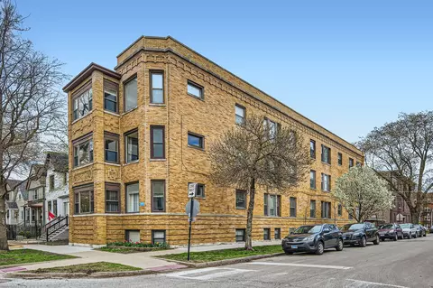 1648 W Waveland Ave #3E, Chicago, IL 60613