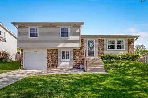 1680 Bicek Dr, Hoffman Estates, IL 60192