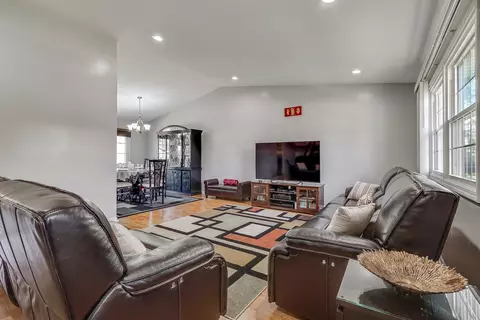 1680 Bicek Dr, Hoffman Estates, IL 60192 photo 5
