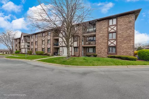 10504 Ridge Cove Dr #33D, Chicago Ridge, IL 60415