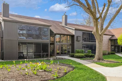 740 Saint Andrews Ln #27, Crystal Lake, IL 60014