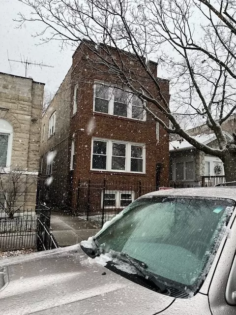 4906 W Walton St, Chicago, IL 60651