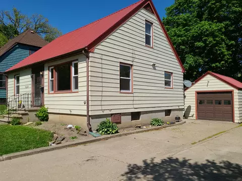 Exterior - 518 3rd Ave, Dixon, IL 61021 photo 2 of 10