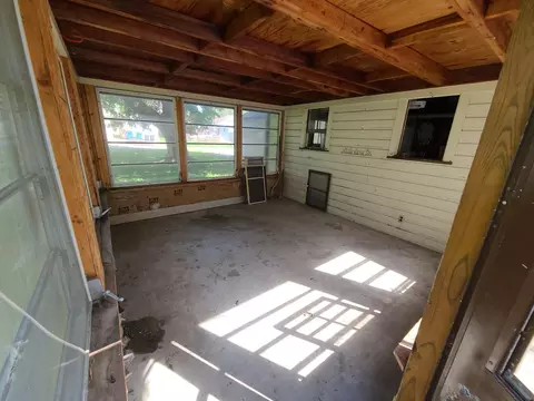 Exterior - 518 3rd Ave, Dixon, IL 61021 photo 9 of 10